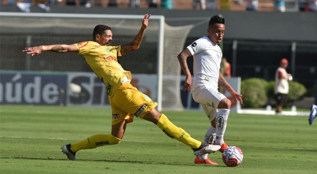Christian Cueva disputó su primer partido con el Santos de Brasil