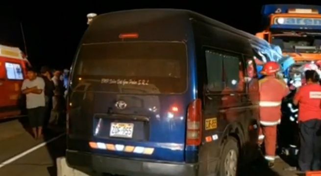 Moquegua: nueve personas mueren tras choque entre combi y tráiler