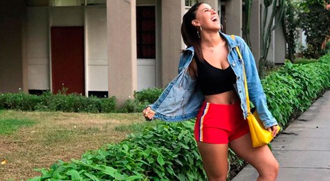 Mientras Ivana Yturbe está en Dubái, Yahaira Plasencia se broncea en su jardín