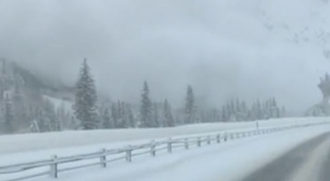 Estados Unidos: avalancha de nieve sepulta carretera en Colorado
