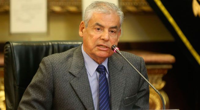 César Villanueva y otros tres ministros dejan el gobierno de Martín Vizcarra