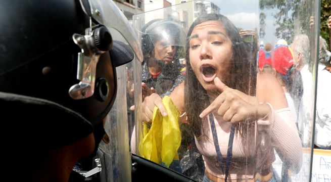 Venezuela: tras casi 48 horas sin luz, miles protestan contra la dictadura de Nicolás Maduro