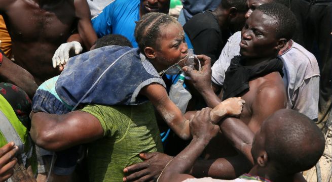 Edificio se derrumba en Nigeria, se teme que 100 niños y más personas estén atrapados