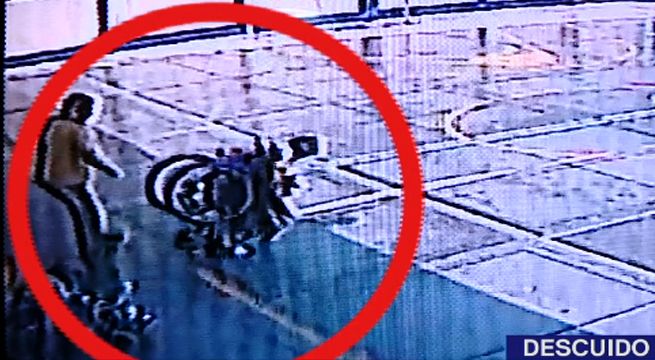 Menor con parálisis cerebral fue arrojada de su silla de ruedas en colegio de Magdalena