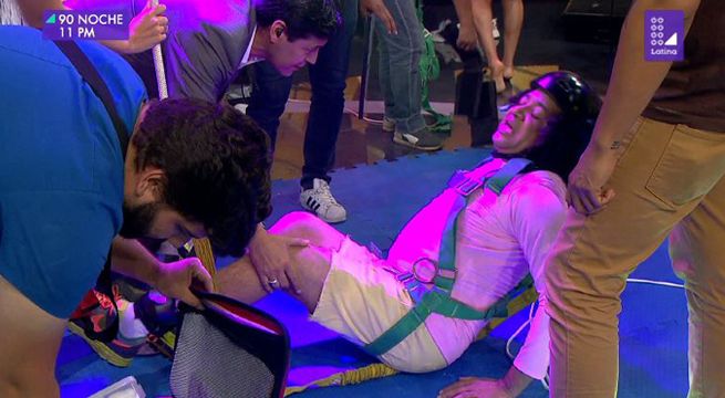 Carlos Vílchez sufrió una seria lesión al empezar a jugar 'Encéstalo de cabeza'