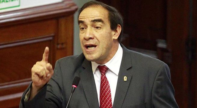 Comisión de Ética recomienda suspensión de 120 días para Yonhy Lescano