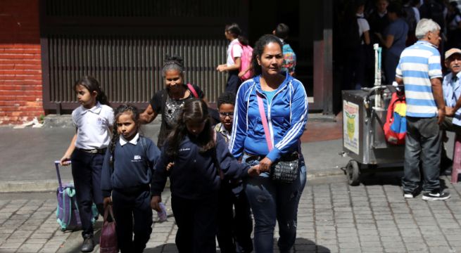 Gobierno de Venezuela anuncia reinicio de clases tras apagones nacionales