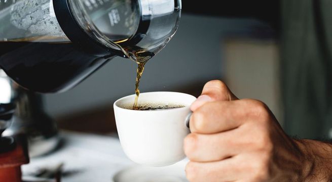 Científicos advierten que tomar café puede provocar cáncer de pulmón
