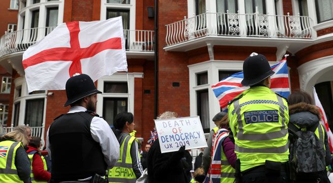 Ecuador rechaza informes sobre inminente expulsión de Julian Assange de su embajada en Londres