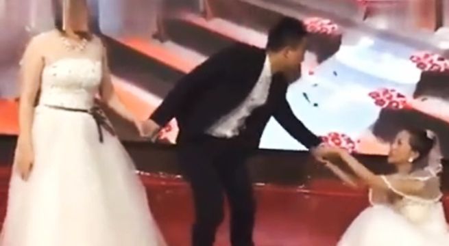 Mujer llega vestida de novia a boda de su ex y se humilla para pedirle que regrese con ella [Video]