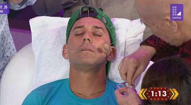 Mira cómo el 'Conejo' Rebosio fue castigado con estas tremendas agujas