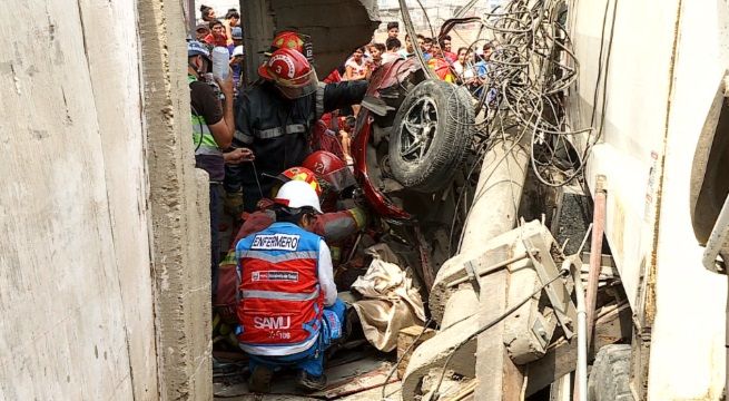 Taxista se salvó de morir aplastado por recolector de basura en San Juan de Lurigancho