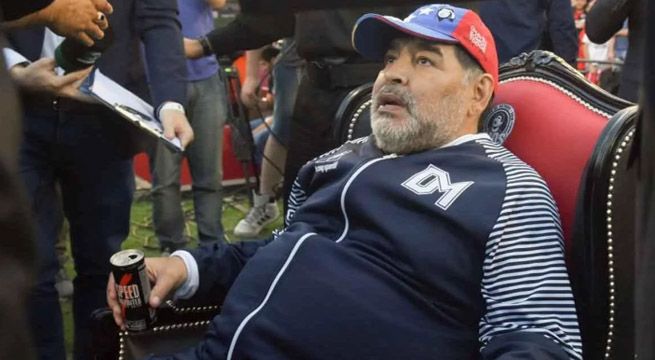 ¿Por qué Diego Maradona dirigió a su equipo sentado en un ‘trono’?