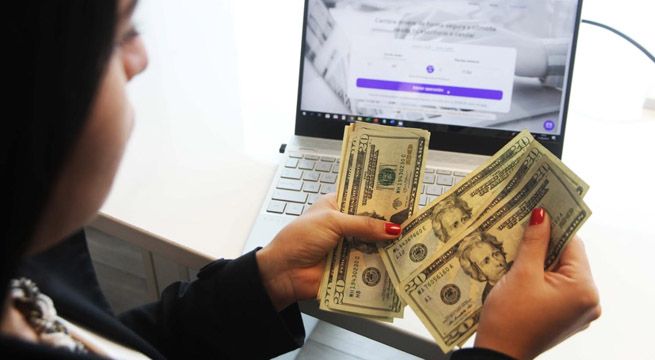 Cambio de divisas: ¿por qué es recomendable comprar dólares antes de Navidad?