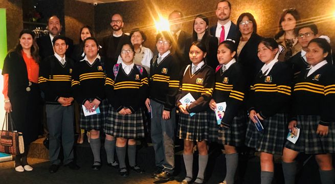 Movistar lanza el primer curso en línea para prevenir el acoso a adolescentes en redes sociales