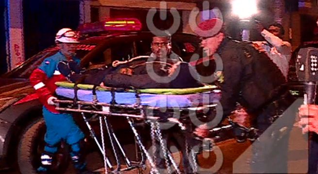 Denuncian que madre dio a luz en la calle porque le negaron atención en hospital Cayetano Heredia