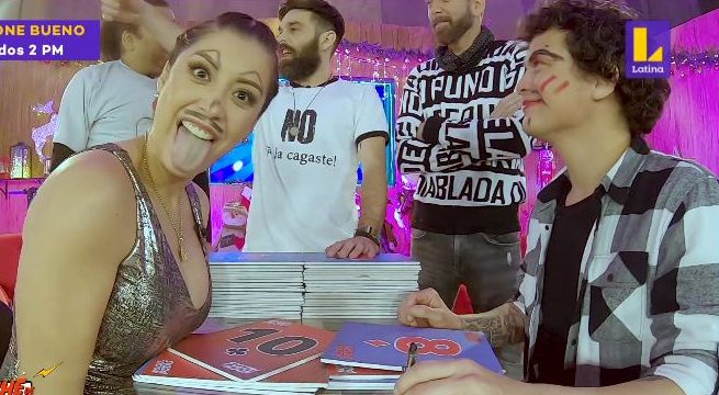 Karla Tarazona y los patas jugaron al ‘Píntame la carita’