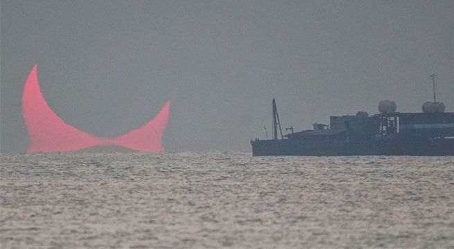 Los ‘cuernos del diablo’ aparecen sobre el mar del golfo Pérsico [FOTOS]