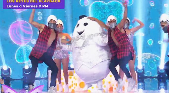 El ‘Huevo’ se apoderó del escenario al cantar y bailar “Mamá no quiero comer más huevo”