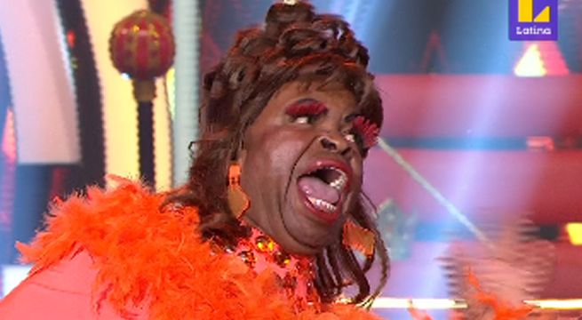 Martín Farfán se vistió de Celia Cruz para el 'playback' de 
