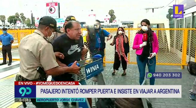 Pasajero intentó romper puerta en el aeropuerto e insiste en viajar a Argentina [VIDEO]