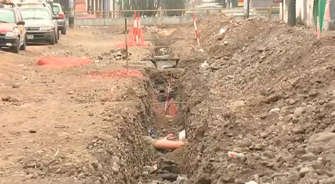 Veredas y pistas rotas en La Victoria