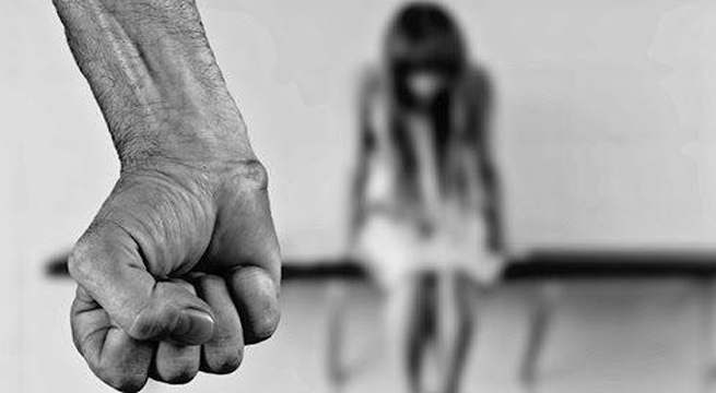 Sujeto es detenido acusado de abusar sexualmente de su hija de 15 años
