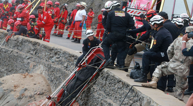 Tragedia en Pasamayo: culminó rescate de cuerpos de víctimas
