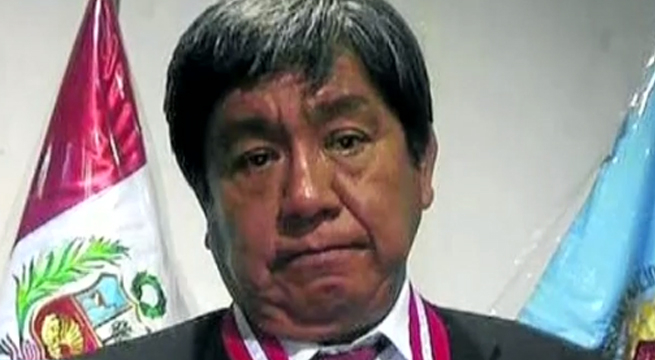 Se enfrentan a rector acusado de malversación de fondos