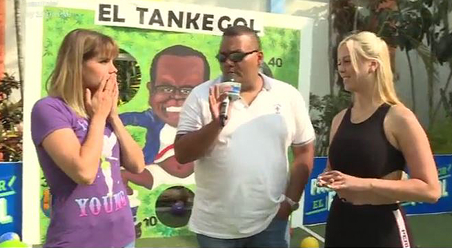 Majo Seminario pasa el reto del Show del Fútbol