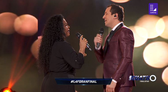 Los Cuatro Finalistas: Javier Arias regresó al escenario para acompañar a la maestra Eva Ayllón