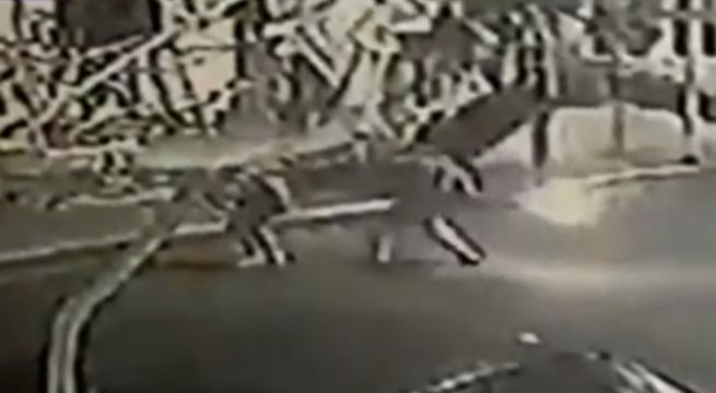 Sujetos lanzaron bombas molotov contra parroquia de Miraflores [VIDEO]