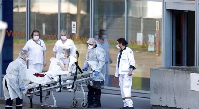 España registró 655 fallecidos por coronavirus en 24 horas, superando los 4.000