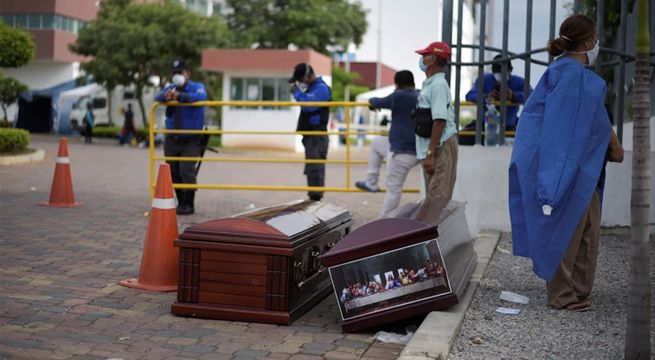 Retiran 150 cadáveres de calles y viviendas en Ecuador en medio de la pandemia del coronavirus