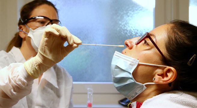 Pacientes con Covid-19 todavía tienen el coronavirus después de que los síntomas desaparecen