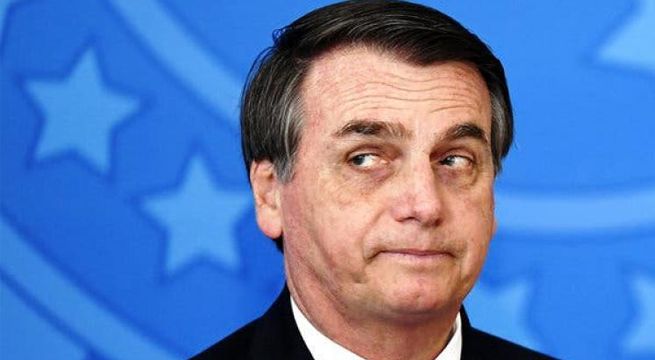 Presidente de Brasil viola la cuarentena para ir a una panadería y la gente lo abuchea