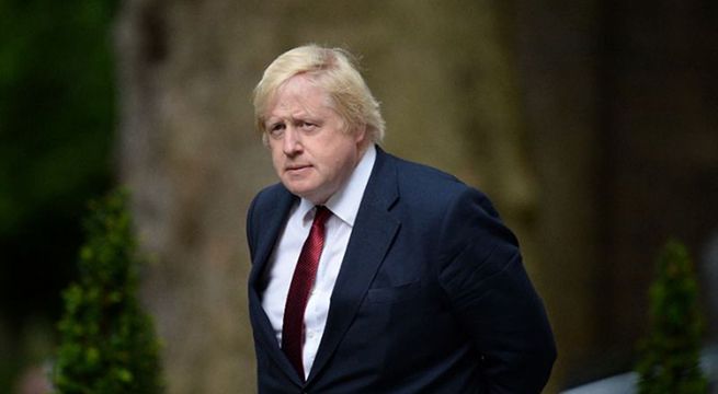 Padre de Boris Johnson pide a británicos tomar en serio al coronavirus