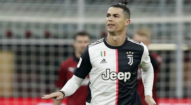 Cristiano Ronaldo usa a sus hijos como pesas para entrenar en casa durante la cuarentena [VIDEO]