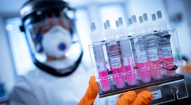 Científica estadounidense asegura que la vacuna contra el coronavirus estaría disponible en el otoño