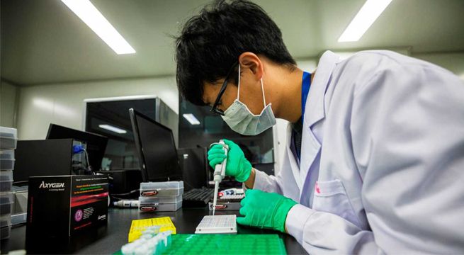 Científicos chinos detectan al coronavirus en el semen de pacientes hospitalizados