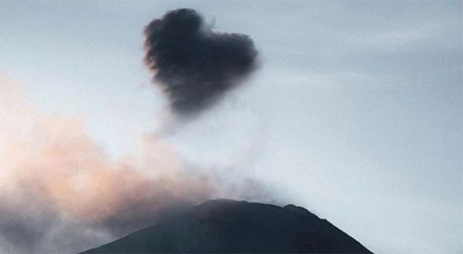 Volcán en Italia exhaló una fumarola con forma de corazón [FOTOS]