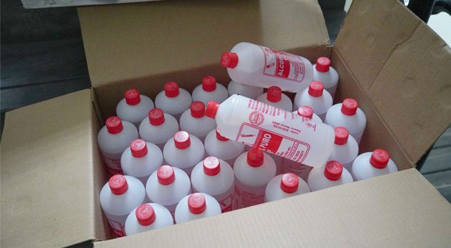 Municipalidad de Pueblo Libre y policía intervienen almacén clandestino de alcohol y jabón líquido