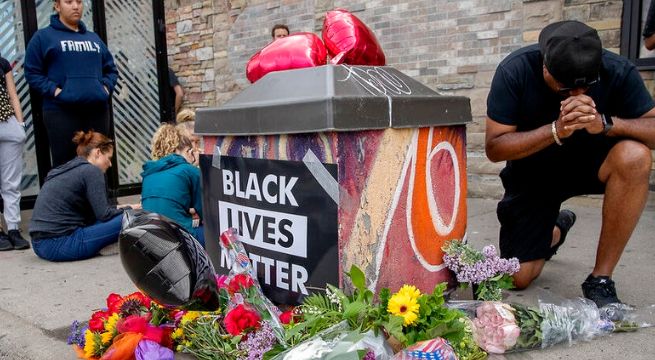 Hermana de hombre afroamericano que murió tras arresto policial en Mineápolis pide justicia