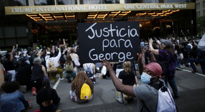 Cuatro policías de Mineápolis enfrentan cargos por la muerte de George Floyd