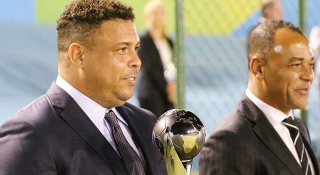Ronaldo dice que decisión de reiniciar el fútbol en Brasil es prematura