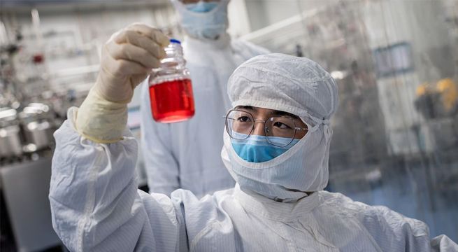 Realizarán ensayo de la vacuna china contra el coronavirus en los Emiratos Árabes Unidos