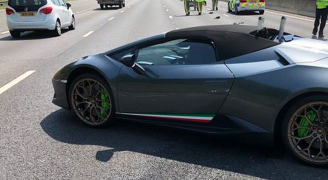 Gastó mucho dinero en comprar un Lamborghini y lo chocó al salir de la tienda