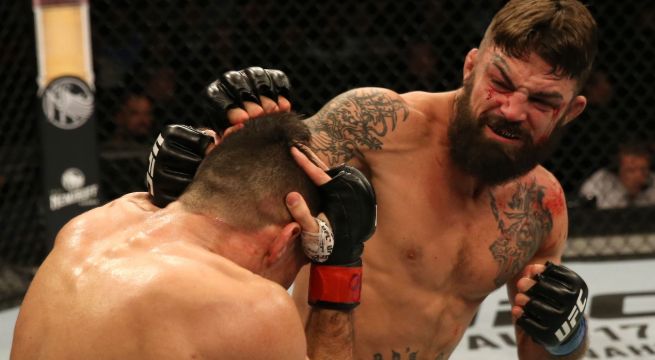 Luchador de UFC noqueó a un hombre de avanzada edad tras discusión