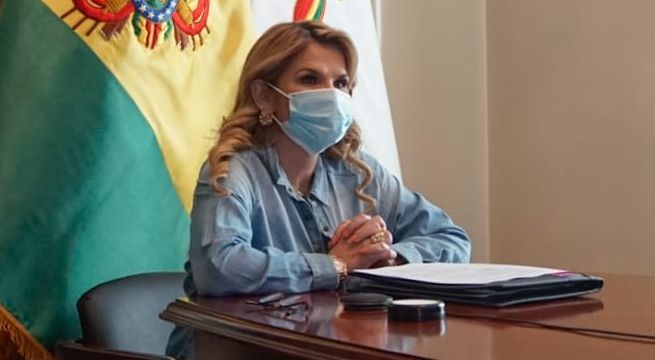 Jeanine Áñez, presidenta interina de Bolivia, dio positivo al coronavirus