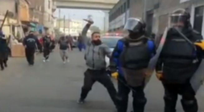 Sujeto apuñaló por la espalda a fiscalizador en el Cercado de Lima [VIDEO]